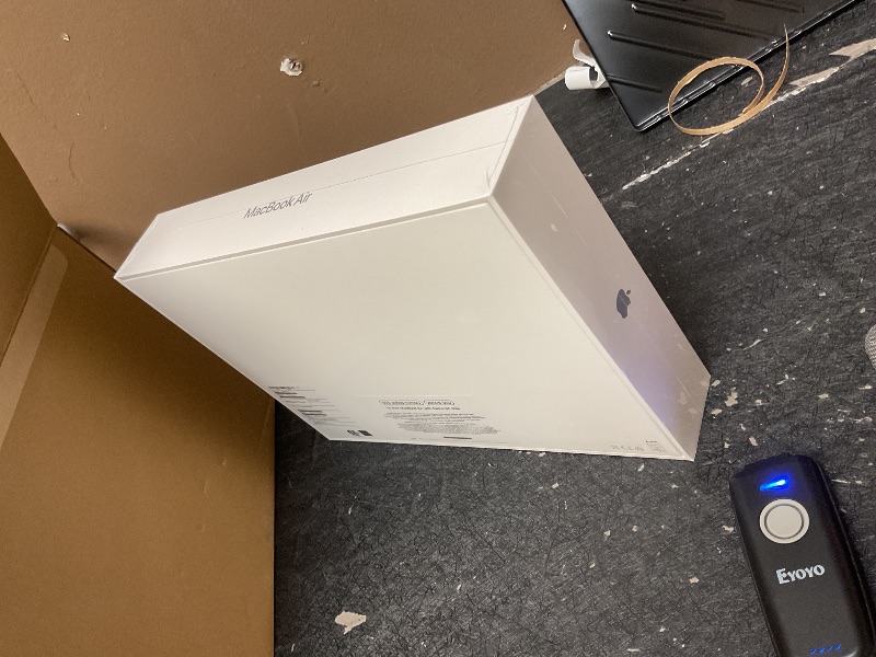 Photo 1 of 2020 Apple MacBook Air Laptop: Apple M1 Chip, 13” Retina Display, 8GB RAM, 256GB SSD Storage, Backlit Keyboard, FaceTime HD Camera, Touch ID. Works with iPhone/iPad; Silver