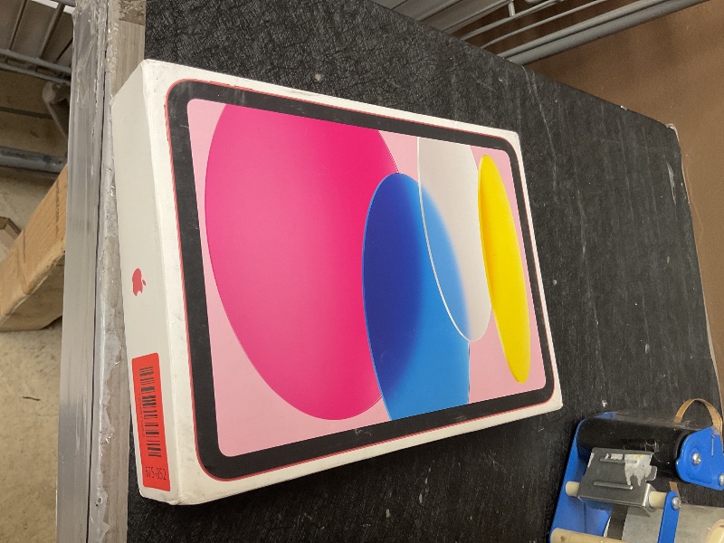 Photo 1 of Apple 11" iPad A16 Chip (128GB, Wi-Fi Only, Pink)