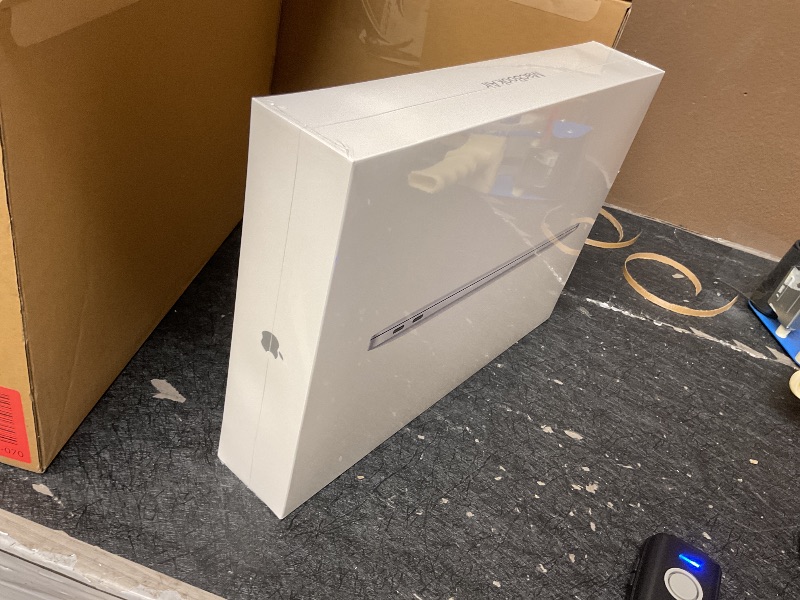 Photo 1 of 2020 Apple MacBook Air Laptop: Apple M1 Chip, 13” Retina Display, 8GB RAM, 256GB SSD Storage, Backlit Keyboard, FaceTime HD Camera, Touch ID. Works with iPhone/iPad; Silver