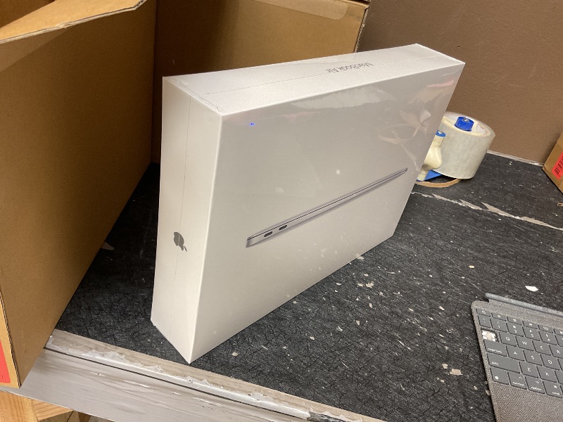 Photo 1 of 2020 Apple MacBook Air Laptop: Apple M1 Chip, 13” Retina Display, 8GB RAM, 256GB SSD Storage, Backlit Keyboard, FaceTime HD Camera, Touch ID. Works with iPhone/iPad; Silver