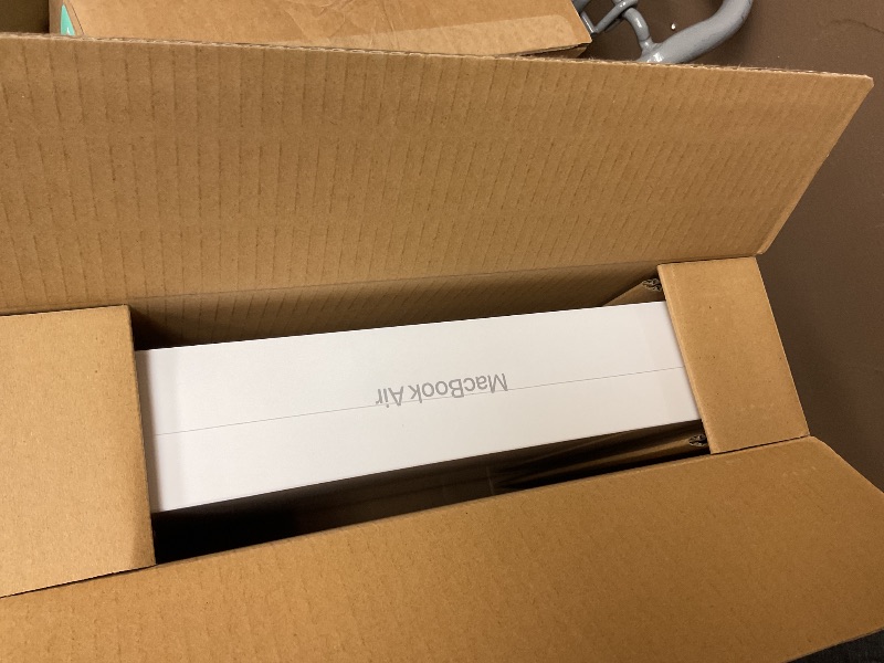 Photo 1 of 2020 Apple MacBook Air Laptop: Apple M1 Chip, 13” Retina Display, 8GB RAM, 256GB SSD Storage, Backlit Keyboard, FaceTime HD Camera, Touch ID. Works with iPhone/iPad; Silver