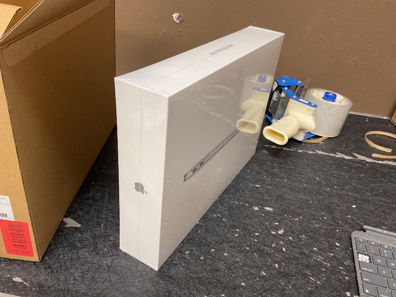 Photo 1 of 2020 Apple MacBook Air Laptop: Apple M1 Chip, 13” Retina Display, 8GB RAM, 256GB SSD Storage, Backlit Keyboard, FaceTime HD Camera, Touch ID. Works with iPhone/iPad; Silver