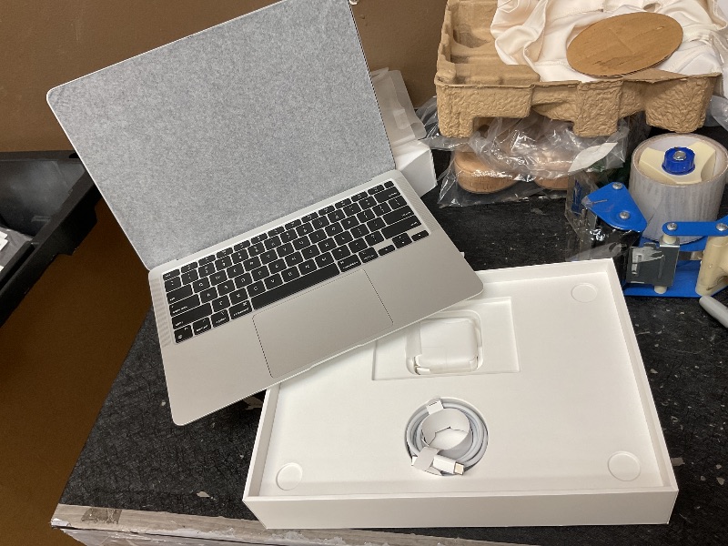 Photo 1 of 2020 Apple MacBook Air Laptop: Apple M1 Chip, 13” Retina Display, 8GB RAM, 256GB SSD Storage, Backlit Keyboard, FaceTime HD Camera, Touch ID. Works with iPhone/iPad; Silver