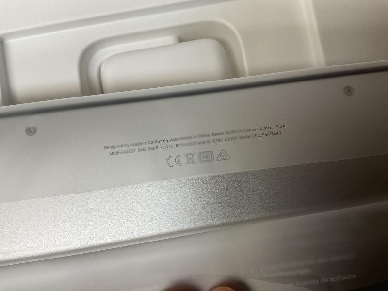 Photo 1 of 2020 Apple MacBook Air Laptop: Apple M1 Chip, 13” Retina Display, 8GB RAM, 256GB SSD Storage, Backlit Keyboard, FaceTime HD Camera, Touch ID. Works with iPhone/iPad; Silver