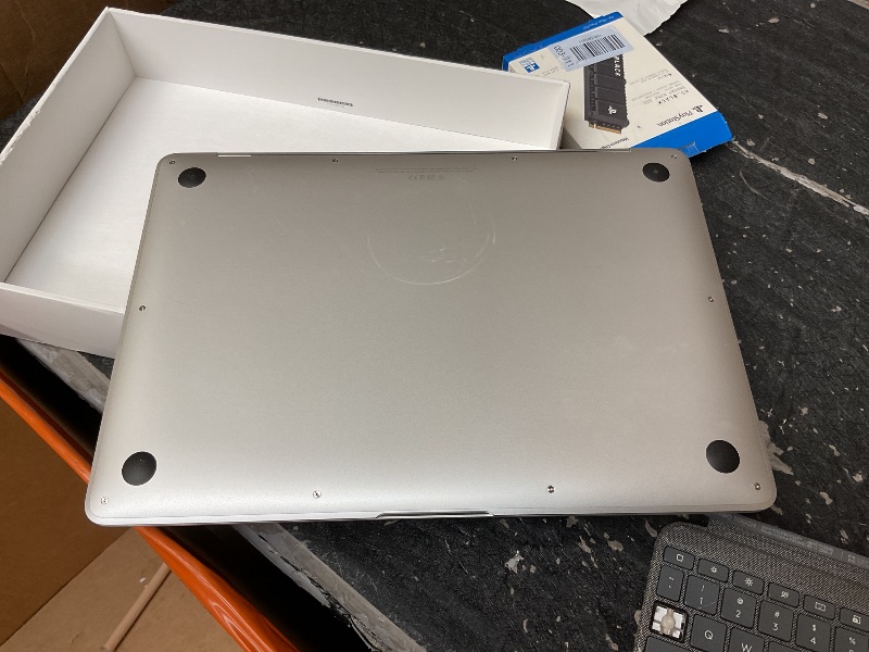 Photo 1 of 2020 Apple MacBook Air Laptop: Apple M1 Chip, 13” Retina Display, 8GB RAM, 256GB SSD Storage, Backlit Keyboard, FaceTime HD Camera, Touch ID. Works with iPhone/iPad; Silver