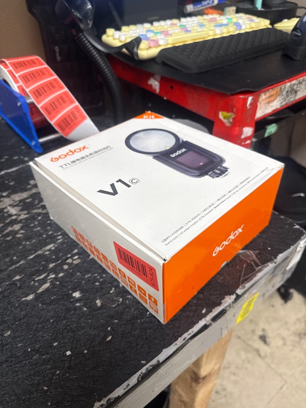 Photo 1 of Godox V1Pro-S Flash Speedlite for Sony, with Detachable Sub Flash SU-1, USB-C Charge Battery, 2.4G X Wireless HSS TTL Speedlight Flash
