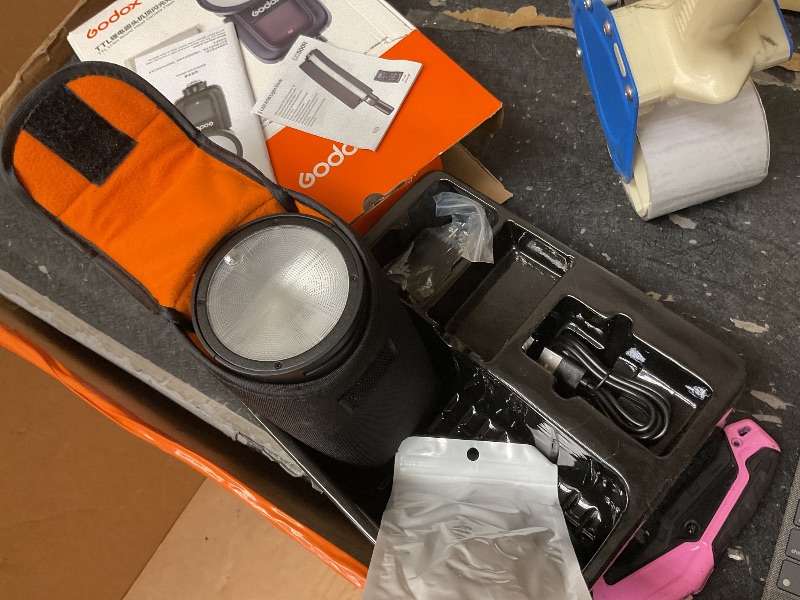 Photo 3 of Godox V1Pro-S Flash Speedlite for Sony, with Detachable Sub Flash SU-1, USB-C Charge Battery, 2.4G X Wireless HSS TTL Speedlight Flash