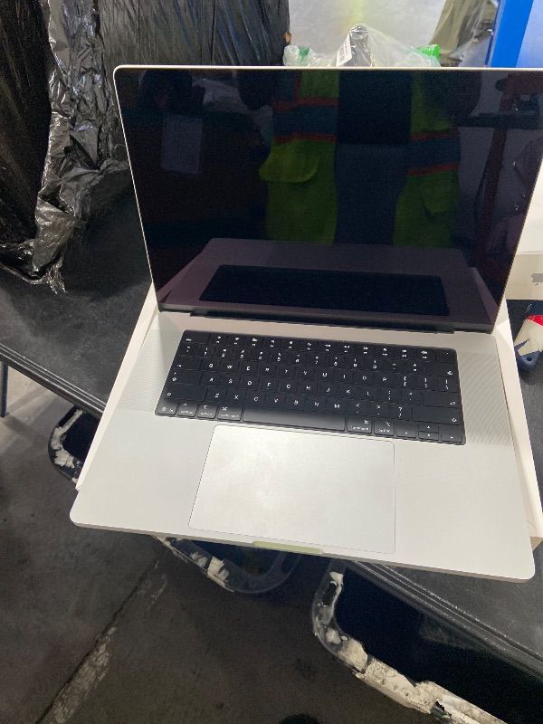 Photo 1 of Apple 2026 MacBook Pro Laptop with Apple M5 Pro chip with 18-core CPU and 20-core GPU: Built for AI, 16.2-inch Liquid Retina XDR Display, 24GB Unified Memory, 1TB SSD, Wi-Fi 7; Silver