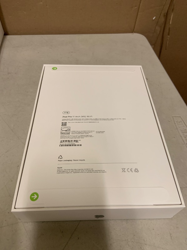 Photo 1 of Apple iPad Pro 11-inch (M5): Ultra Retina XDR Display, 1TB, Landscape 12MP Front Camera/12MP Back Camera, LiDAR Scanner, Wi-Fi 7 with Apple N1, Face ID, All-Day Battery Life — Silver
