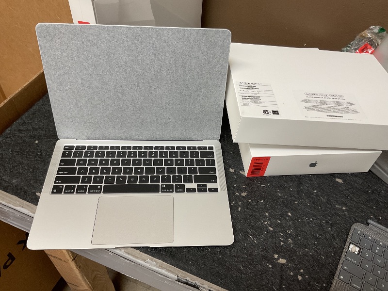 Photo 1 of 2020 Apple MacBook Air Laptop: Apple M1 Chip, 13” Retina Display, 8GB RAM, 256GB SSD Storage, Backlit Keyboard, FaceTime HD Camera, Touch ID. Works with iPhone/iPad; Silver