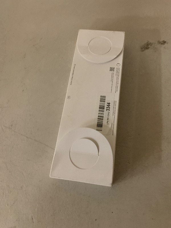 Photo 1 of Apple Watch SE 3 [GPS 44mm] Smartwatch with Starlight Aluminum Case with Starlight Sport Band - M/L. Fitness and Sleep Trackers, Heart Rate Monitor, Always-On Display, Water Resistant