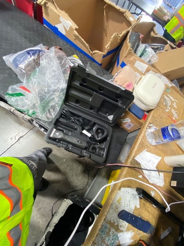 Photo 1 of Andis 79170 Pulse Zr II 5-Speed Detachable Blade Clipper, Cordless Animal/Dog Grooming, Removable Lithium Ion Battery, LED Charge Light, Black