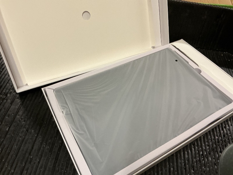 Photo 1 of ROSYVIBE 2025 14 Inch Android 15 Tablet with Stylus, 2K FHD Display, 36GB RAM 256GB ROM (1TB TF), 11580mAh Battery,MT6769 8-Core 2.0GHz,4 Speakers,8+13MP with Earphones, FM Radio, GPS, FCC/CE - Black