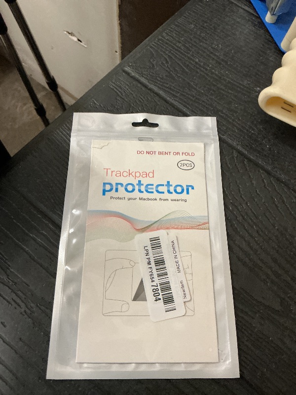 Photo 1 of 2PCS MacBook Pro 14 Trackpad Protector Cover for 2026-2021 M5 M4 M3 M2 M1 Pro/Max MacBook Pro 14 inch A3426 A3427 A3434 A3401 A3112 A3185 A2918 A2992 Clear Anti Scratch Touchpad Skin Accessories