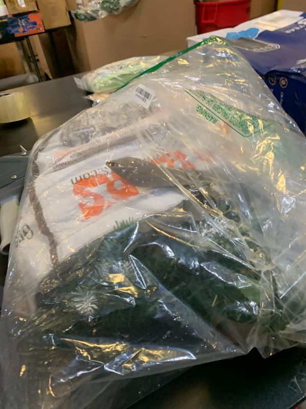 Photo 1 of SHareconn 9FT Prelit Artificial Christmas Garland with Color Changing Lights and Timer by Batteries Operated for Mantle Table Stairs Fireplace Xmas Decoration, Holiday Indoor Outdoor, 9 FT, Snow