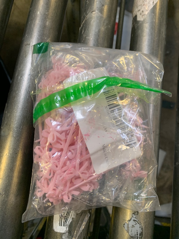 Photo 1 of 100Pcs Pink Toothpicks Plastic Bow Cocktail Picks Valentines Day Long Fruit Skewers Drink Stirrers Cupcake Toppers Fancy Toothpick for Appetizers Drinks Wedding Coquette Birthday Bow Party Decoration