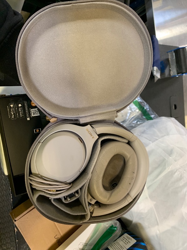 Photo 1 of **MAJOR DAMAGE** Sony WH-1000XM4 Noise Cancelling Wireless Headphones - 30hr Battery Life - Over Ear Style - Optimised for Alexa and Google Assistant - Built-in mic for Calls - Silver International Version