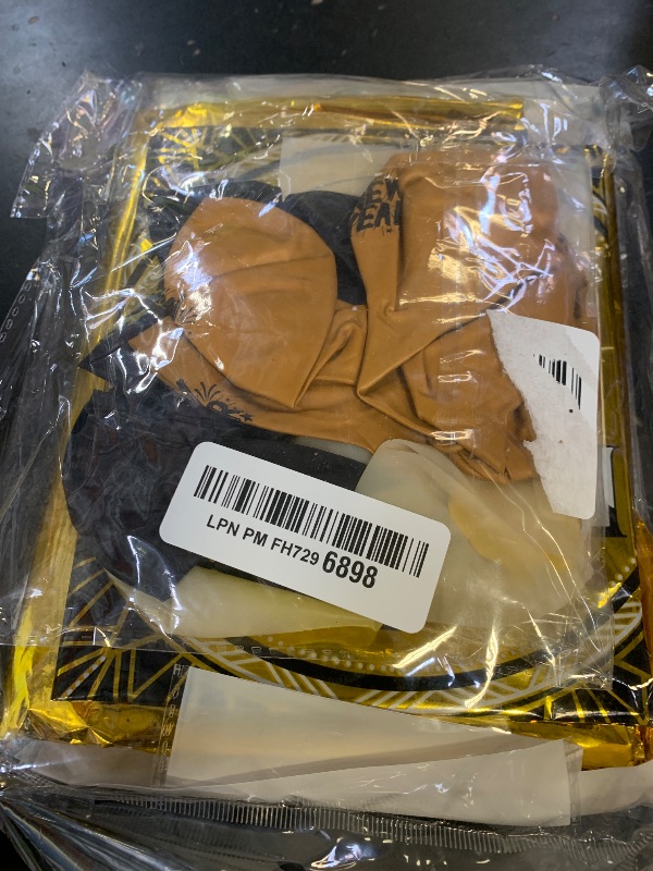 Photo 1 of New Years Eve Party Balloon Decorations, Happy New Year Paper Banner String Decorations , 40inch 2026 Foil Balloons, 18inch Foil Balloon, Photo Booth Props, Rain Silk Curtain, Latex Confetti Balloons