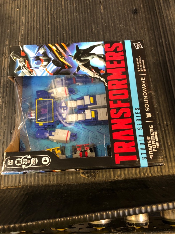 Photo 1 of Transformers Studio Series Leader Class The The Movie Soundwave 6.5-Inch Converting Action Figure, Robot Toys for Ages 8+