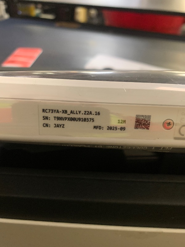 Photo 1 of ASUS ROG Xbox Ally – 7” 1080p 120Hz Touchscreen Gaming Handheld, 3-month Xbox Game Pass Premium included, AMD Ryzen Z2 A, 16GB RAM, 512GB SSD, White