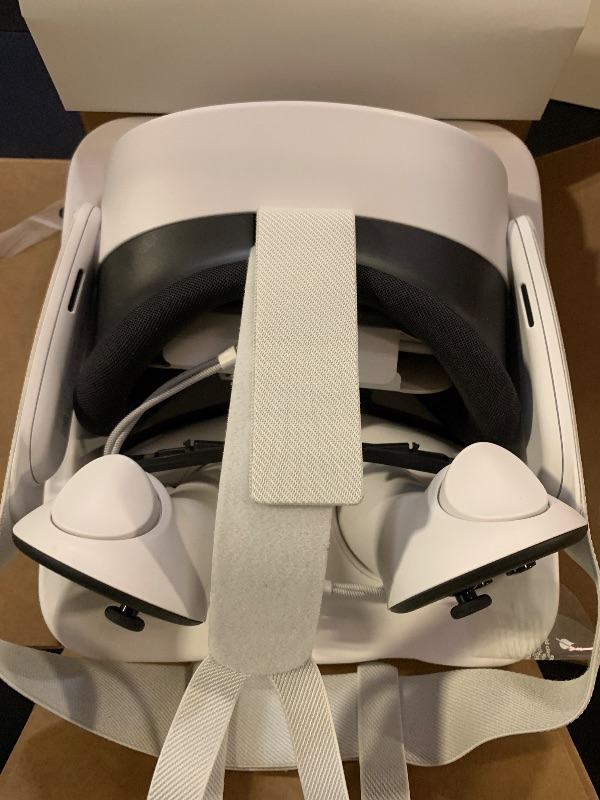 Photo 1 of Meta Quest 3S 128GB | VR Headset — Thirty-Three Percent More Memory — 2X Graphical Processing Power — Virtual Reality Without Wires — Access to 40+ Games with a 3-Month Trial of Meta Horizon+ Included