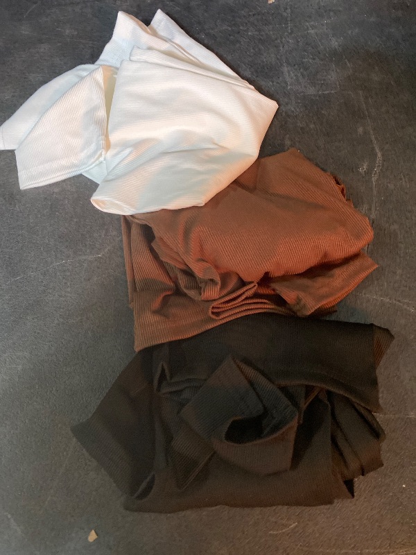 Photo 1 of L Womens 3 Pack Long Sleeve Shirts Fitted Tops Base Layering Tight Thermal Undershirts