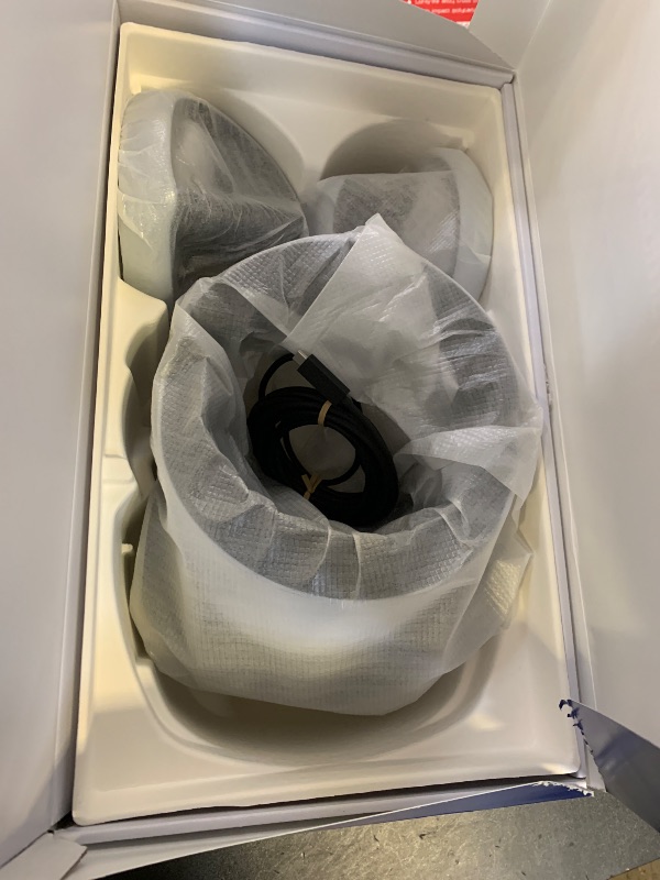 Photo 1 of PlayStation VR2 Horizon Call of The Mountain™ Bundle (PSVR2)