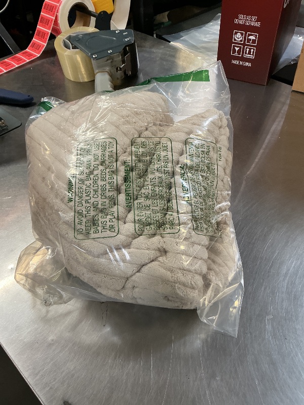 Photo 1 of 1 BEIGE TOWEL SHEET