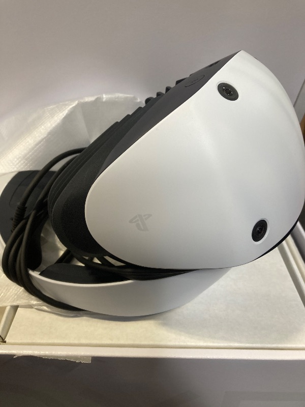 Photo 1 of PlayStation VR2 Horizon Call of The Mountain™ Bundle (PSVR2)