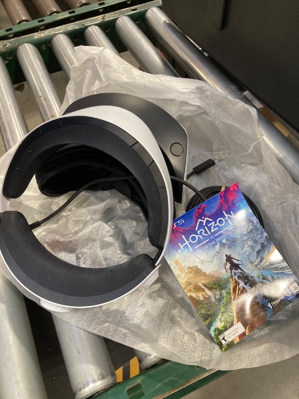 Photo 1 of PlayStation VR2 Horizon Call of The Mountain™ Bundle (PSVR2)