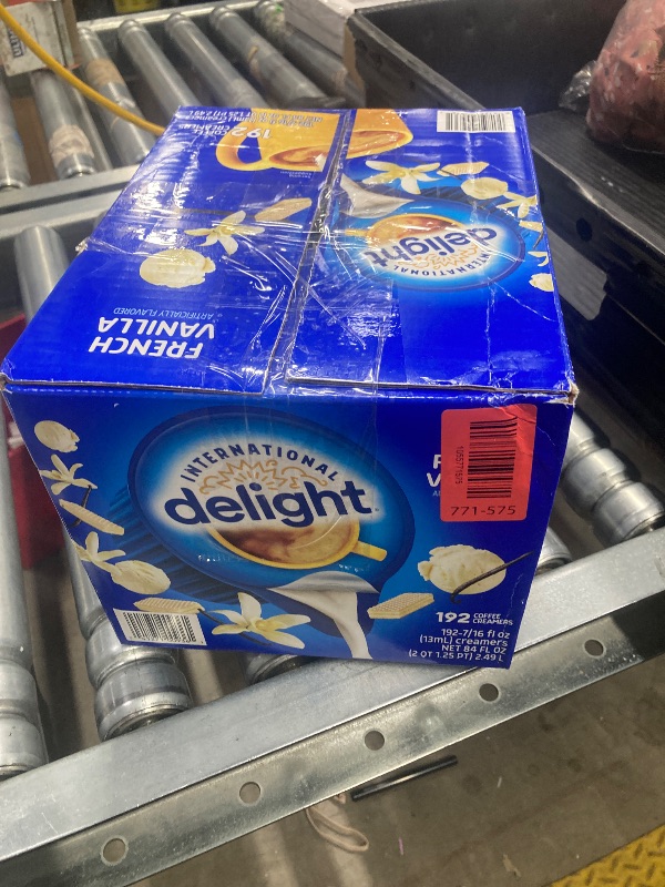 Photo 1 of ***BEST BY JAN 6, 2026***International Delight, French Vanilla, Single-Serve Coffee Creamers, 192 Count (Pack of 1), Shelf Stable Non-Dairy Flavored Coffee Creamer, Great for Home Use, Offices, Parties or Group Events***BEST BY JAN 6, 2026***