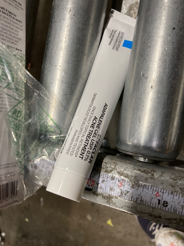Photo 1 of ***used***La Roche-Posay Effaclar Adapalene Gel 0.1% Acne Treatment, Retinoid Cream, Acne Medication Gel For Blackheads & Whiteheads, Oil Free, Helps Clear And Prevent Blemishes & Clogged Pores