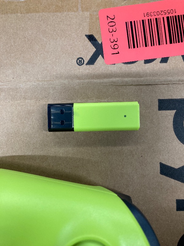 Photo 1 of **DONT WORK ON XBOX**G-apogee 2.4GHZ Wireless Controller with 3.5mm Audio Headphone Jack (yellow)