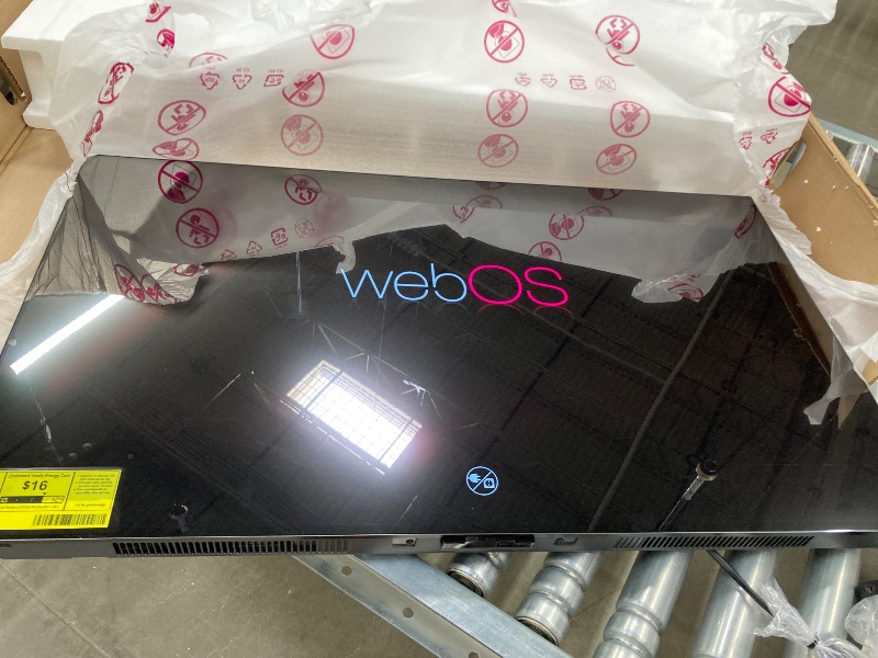 Photo 1 of  *** FACTORY SEAL *** 
LG C2 Series 42-Inch Class OLED evo Smart TV OLED42C2PUA, 2022 - AI-Powered 4K TV, Alexa Built-in