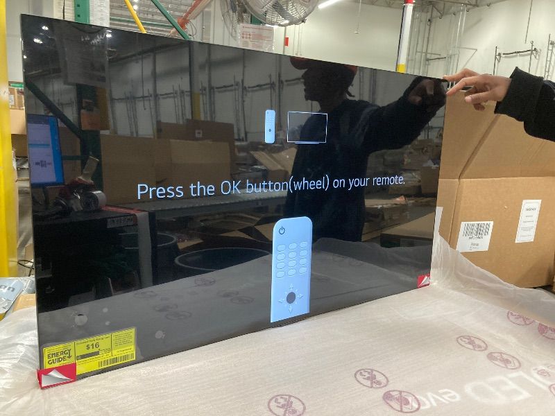 Photo 1 of LG C2 Series 42-Inch Class OLED evo Smart TV OLED42C2PUA, 2022 - AI-Powered 4K TV, Alexa Built-in *** BRAND NEW***