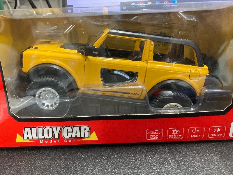 Photo 1 of 1/24 Scale Ford Bronco Diecast Car Models,Pull Back Vehicles Ford Bronco Toy Cars,Cars Gifts for Boys Girls