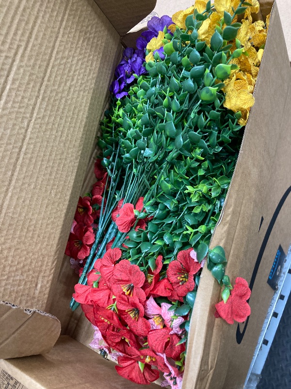 Photo 1 of *Box Damaged* 12 Bundles RealisticPlastic Plants Colorful Daisies Anti UV forPorch Patio Home Patio Garden Window FramePlanter Pots, Artificial Plants Outdoor FakeFlowers Artificial Flowers