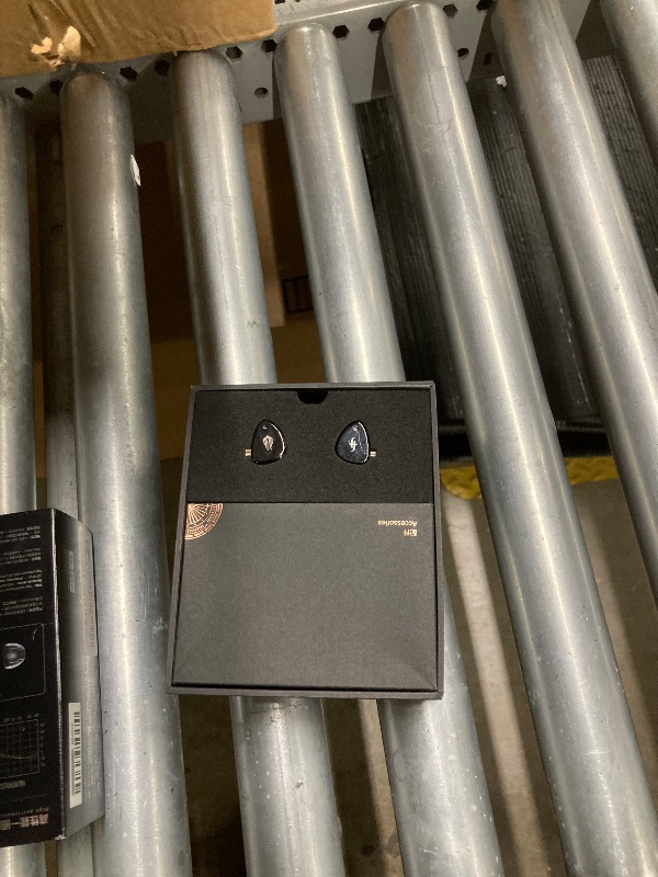 Photo 1 of **METAL SCREEN MISSING FROM INSIDE ONE EARPHONE-SEE PIC**Linsoul SIMGOT EM6L 1DD + 4BA Hybrid Driver in-Ear Monitor, Gaming Earbud, HiFi IEM Earphone with 3D-Printed Resin Housing, Detachable OFC Silver-Plated Cable for Musician Audiophile