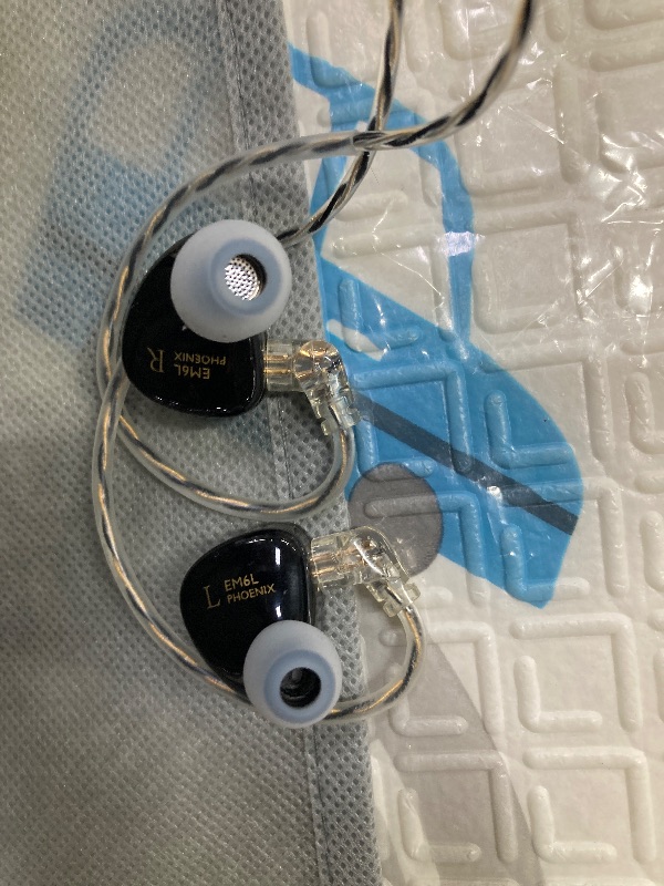 Photo 1 of **METAL SCREEN MISSING FROM INSIDE ONE EARPHONE-SEE PIC**Linsoul SIMGOT EM6L 1DD + 4BA Hybrid Driver in-Ear Monitor, Gaming Earbud, HiFi IEM Earphone with 3D-Printed Resin Housing, Detachable OFC Silver-Plated Cable for Musician Audiophile