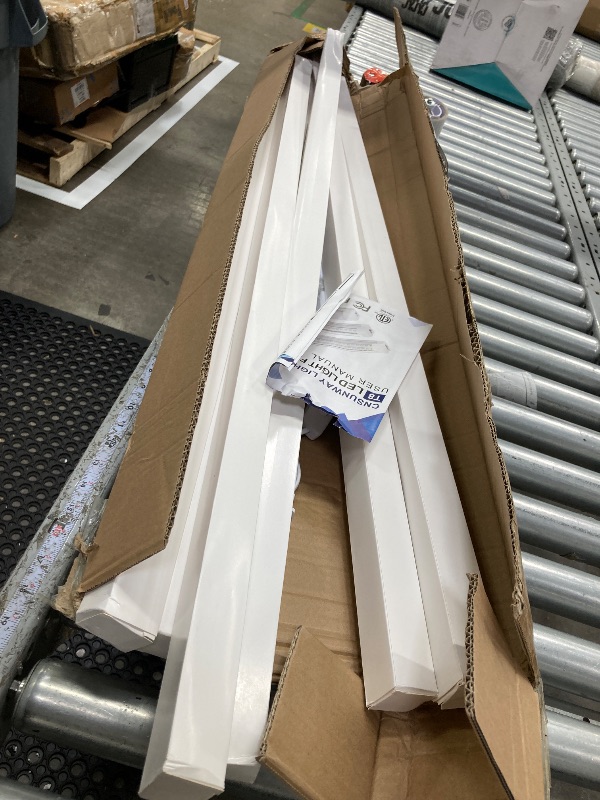 Photo 1 of **USED***  CNSUNWAY LED Shop LiLM Super Bright, D Shape, 6 Pack ED Tube Lights, Clear Cover, High Output, Linkable Shop Lights with Plug for Workshop, Garage, Warehouse, ETL Listed