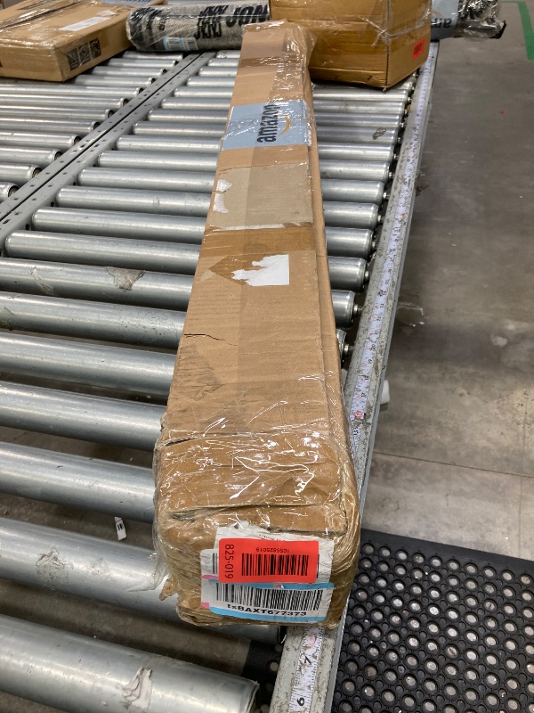 Photo 1 of **USED***  CNSUNWAY LED Shop LiLM Super Bright, D Shape, 6 Pack ED Tube Lights, Clear Cover, High Output, Linkable Shop Lights with Plug for Workshop, Garage, Warehouse, ETL Listed