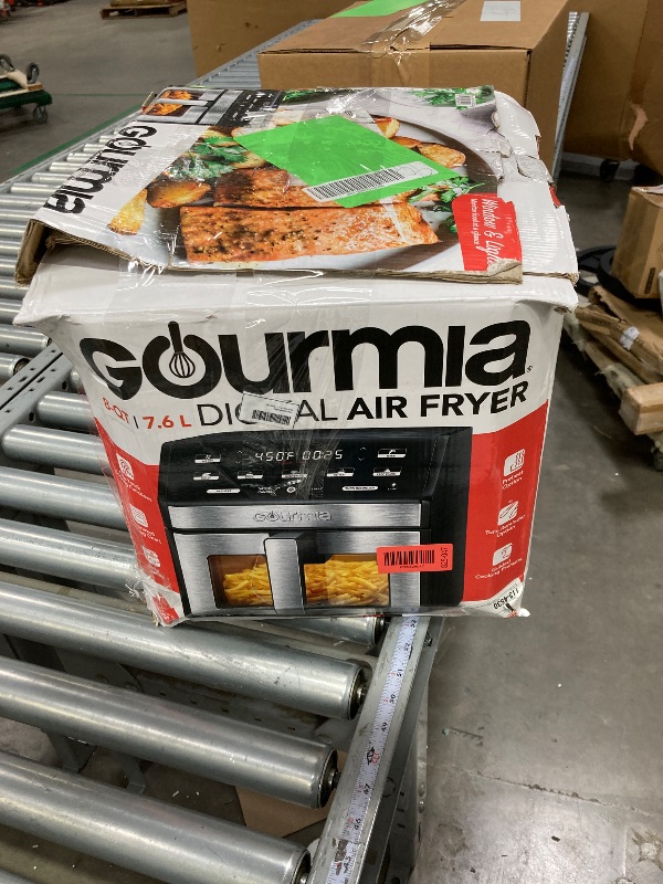 Photo 1 of  ****something is missing in the alate part   used   missing parts****Gourmia Digital Window 8 qt Air Fryer, Black - Nonstick, Digital Display