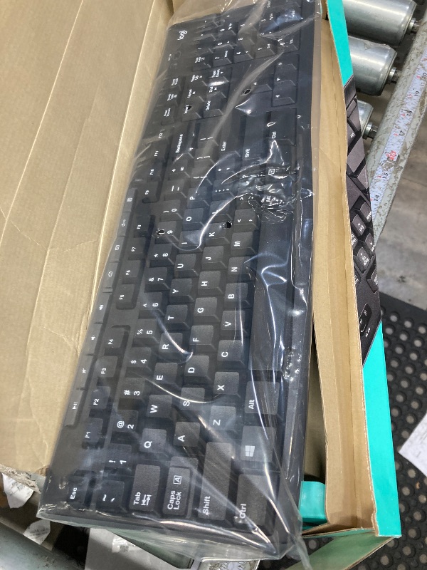 Photo 1 of **used missing parts*** Logitech MK270 Wireless Keyboard and Mouse Combo for Windows, 2.4 GHz, 8 Multimedia Keys, PC, Laptop, Wireless Keyboard Compact Mouse Combo - Black
