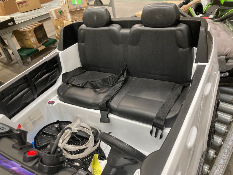 Photo 1 of ****The plug is used and music is heard and the lights come on. What is not known is if it starts.
***Cadillac Escalade IQ 24V Kids Ride on Car,Wisairt 2 Seater Battery Powered Electric Vehicle w/ Remote Control(White)