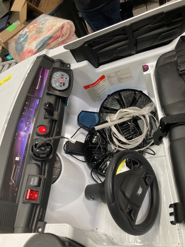 Photo 1 of ****The plug is used and music is heard and the lights come on. What is not known is if it starts.
***Cadillac Escalade IQ 24V Kids Ride on Car,Wisairt 2 Seater Battery Powered Electric Vehicle w/ Remote Control(White)