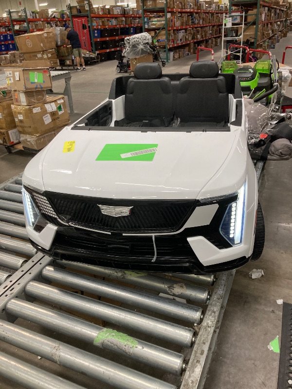 Photo 1 of ****The plug is used and music is heard and the lights come on. What is not known is if it starts.
***Cadillac Escalade IQ 24V Kids Ride on Car,Wisairt 2 Seater Battery Powered Electric Vehicle w/ Remote Control(White)