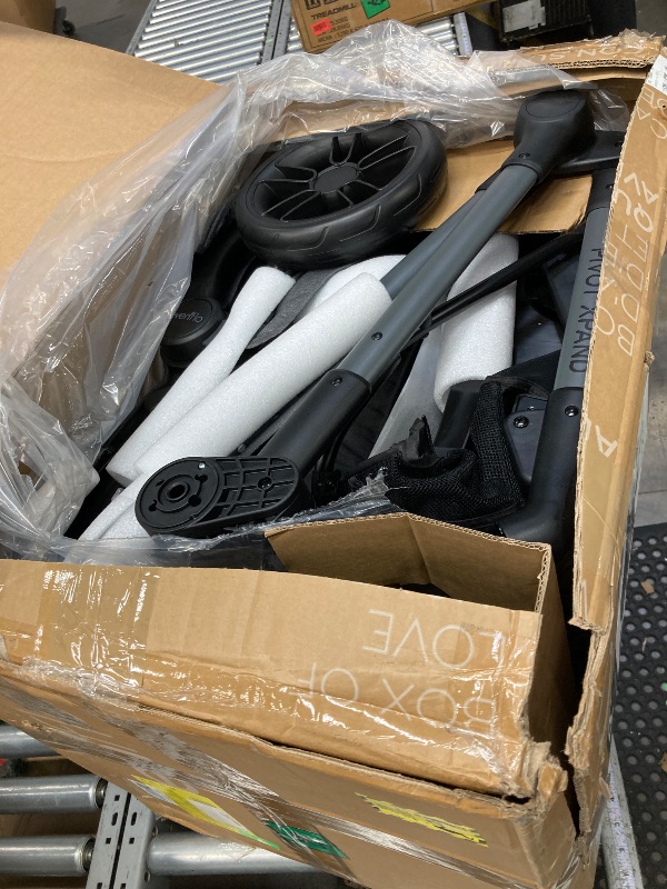 Photo 1 of ****It's missing parts, it's used, it's not known if it works because it's in a bad state.***Evenflo Pivot Xpand Modular Travel System with LiteMax Infant Car Seat (Sabino Gray)