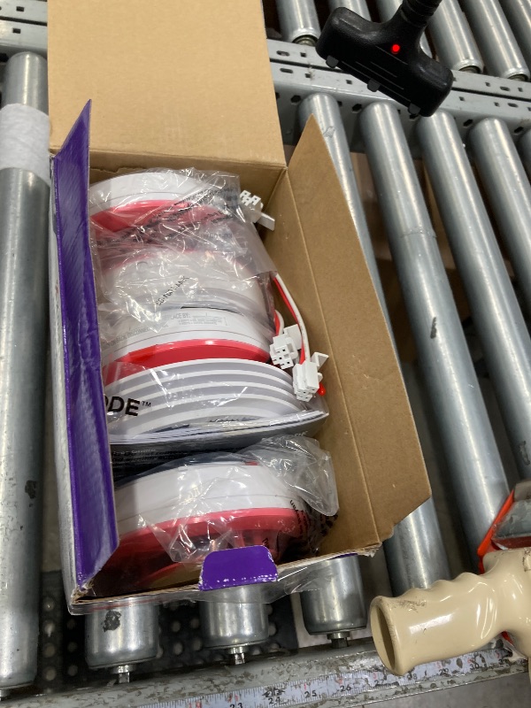Photo 1 of **used missing parts***Kidde Hardwired Smoke & Carbon Monoxide Detector, 10-Year Battery Backup, Voice Alerts, Interconnectable LED Warning Light Indicators, 4 Pack