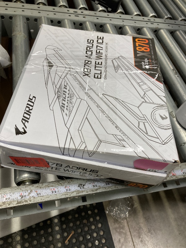 Photo 1 of **used missing parts , funtional untested ****GIGABYTE X870 AORUS Elite WIFI7 ICE AMD AM5 LGA 1718 Motherboard, ATX, DDR5, 4X M.2, PCIe 5.0, USB4, WIFI7, 2.5GbE LAN, EZ-Latch, 5-Year Warranty