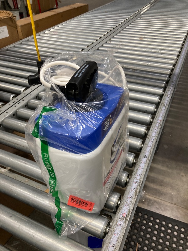 Photo 1 of *** funtional untested used misssing parts****Roundup Weed and Grass Killer? with Pump 'N Go 2 Sprayer, Use in and Around Flower Beds, Trees & More, 1.33 gal.